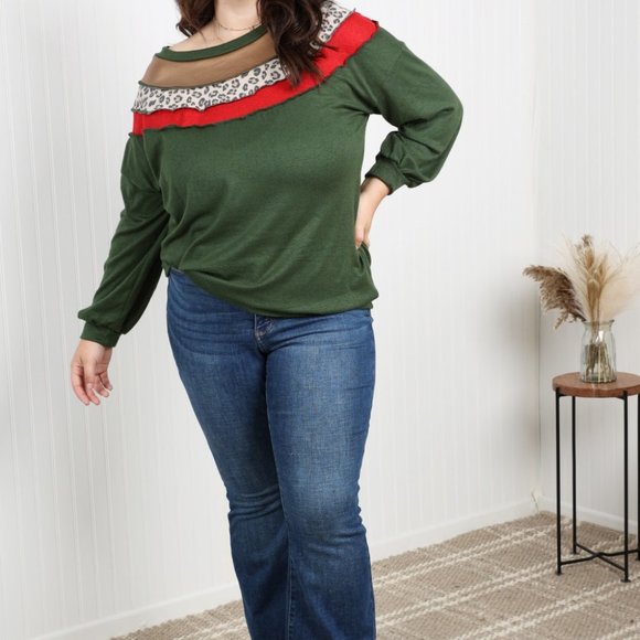 Haptics Full Size Leopard Contrast Exposed Seam Top in Evergreen - Picture 8 of 9